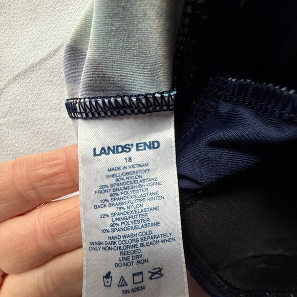 EUC. Women’s Lands' End Navy, Green, & Orange Floral Print Tankini (Size 18) - Picture 5 of 6